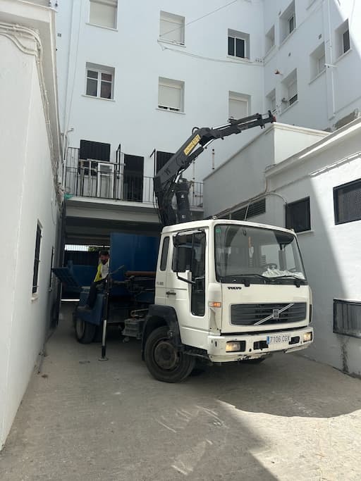 Camión grúa de MACTRANS